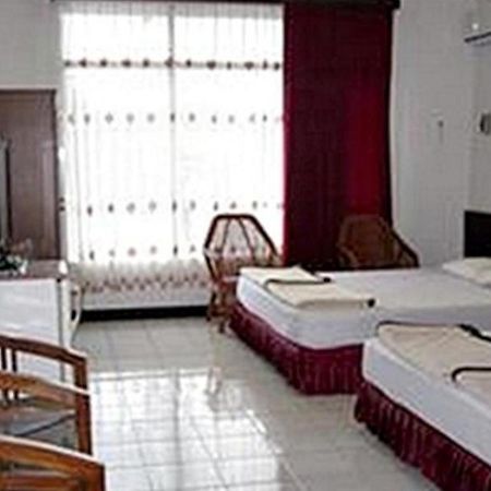 Hotel Santosa Malang Exteriér fotografie