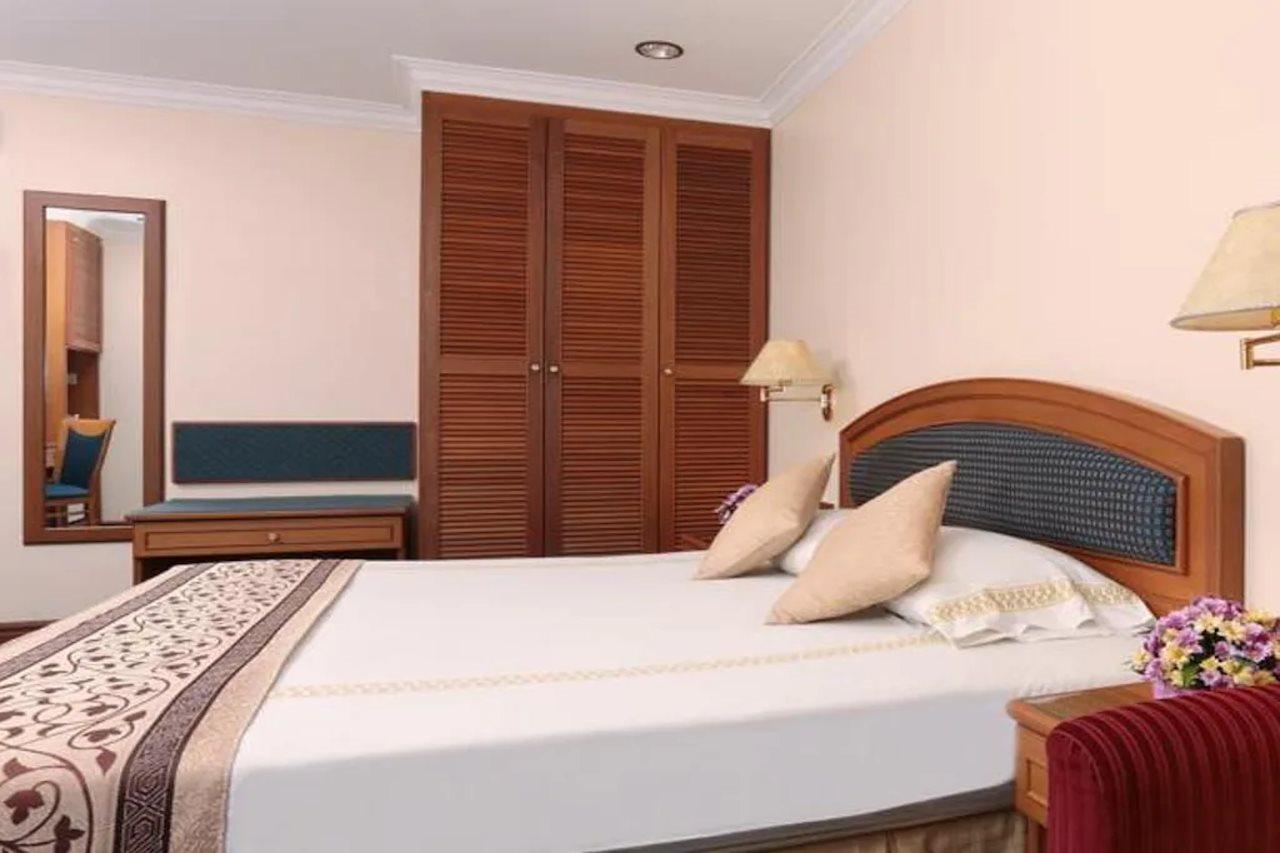 Hotel Santosa Malang Exteriér fotografie