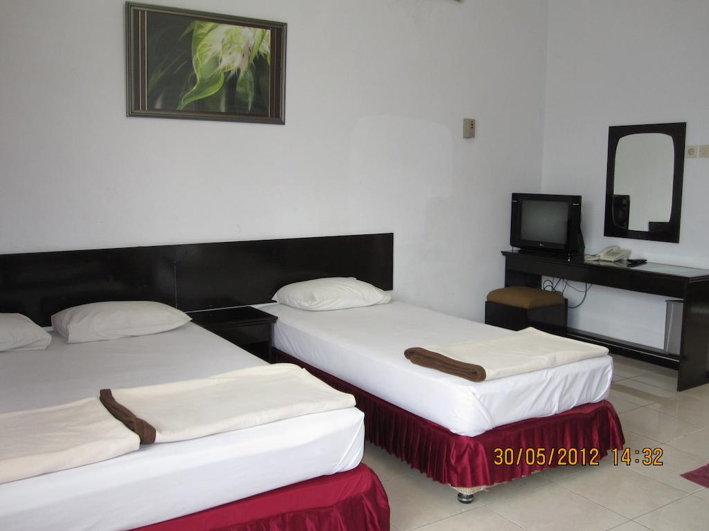 Hotel Santosa Malang Pokoj fotografie